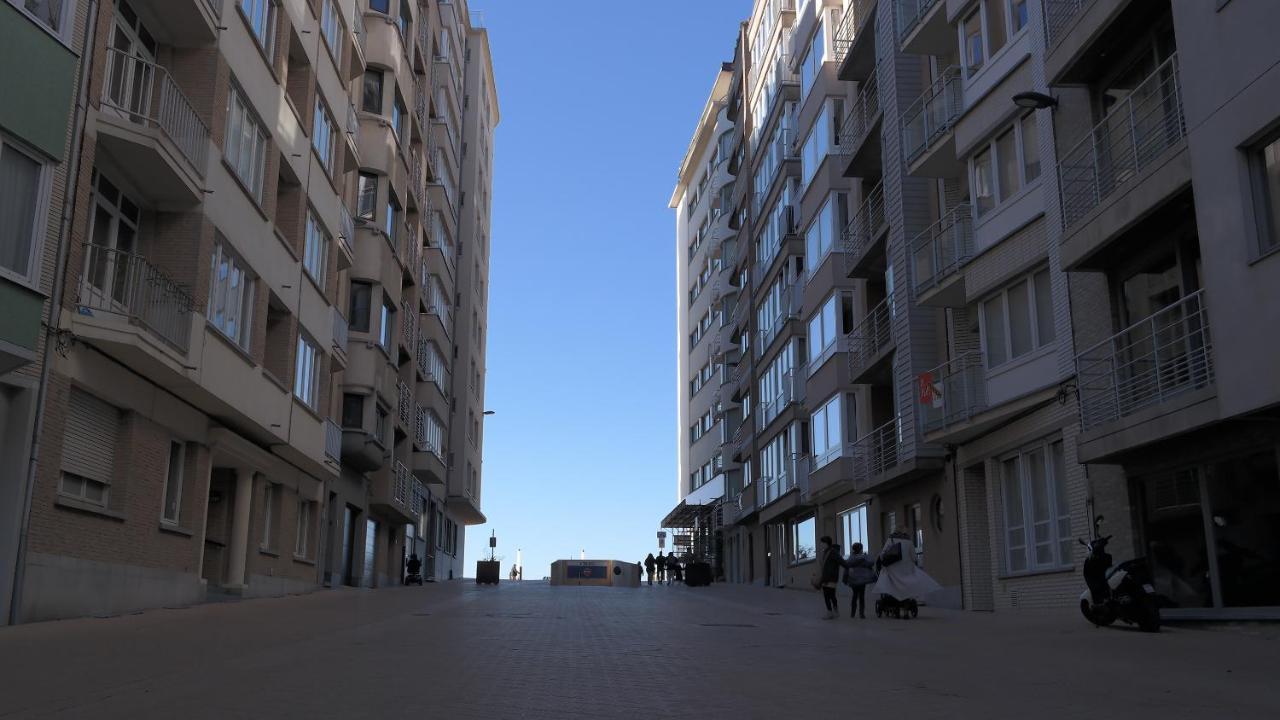 The Rooftop - A Trendy New Apartment With Airconditioning, Large Terrace & Free Parking Ostenda Esterno foto